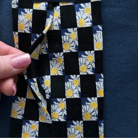 Gant Daisy Flowers 100% Silk Men’s Neck Tie Yellow Checkered Blue Made in Canada - Picture 6 of 15